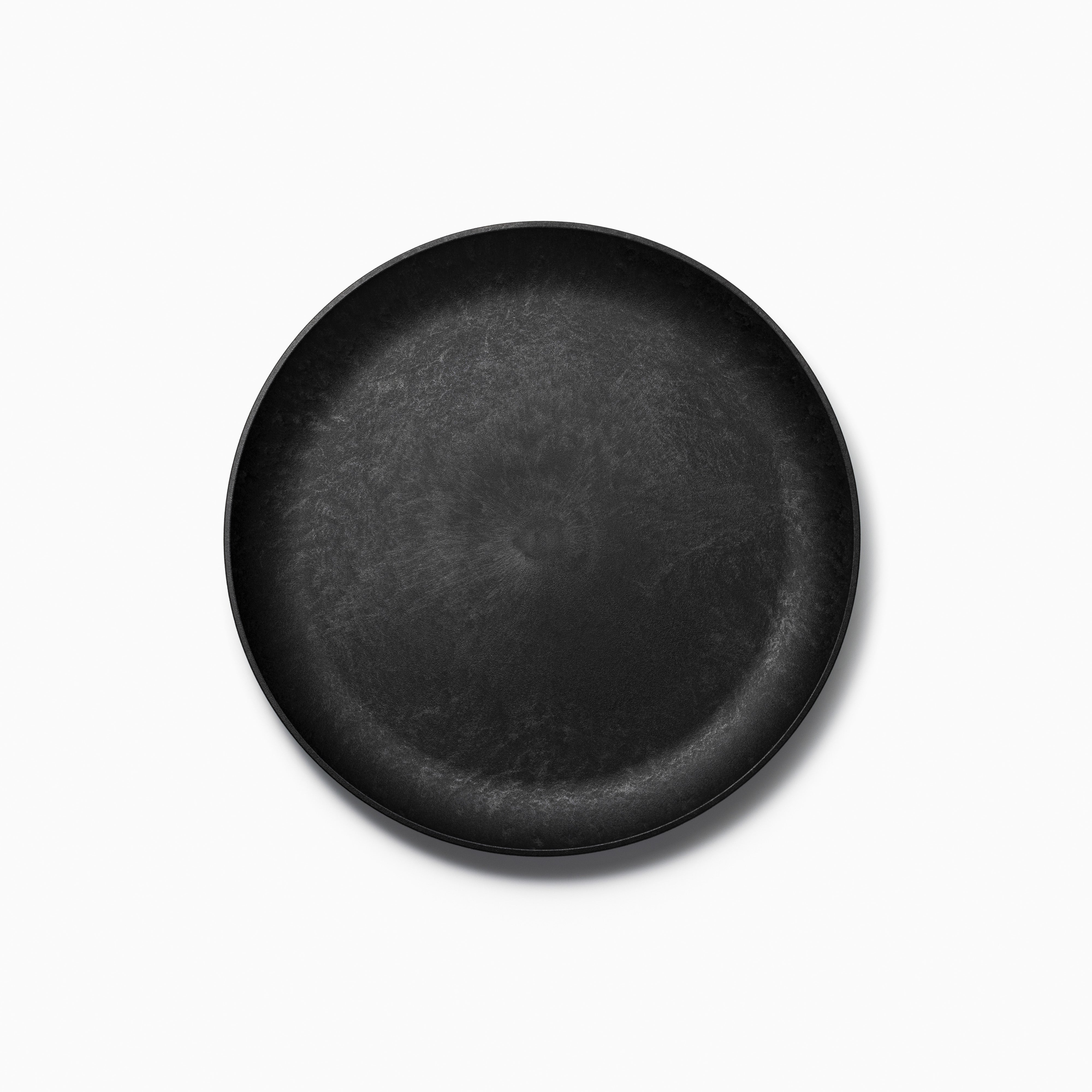 Letoa Collection 21cm Plate, Black | Designed by Kengo Kuma