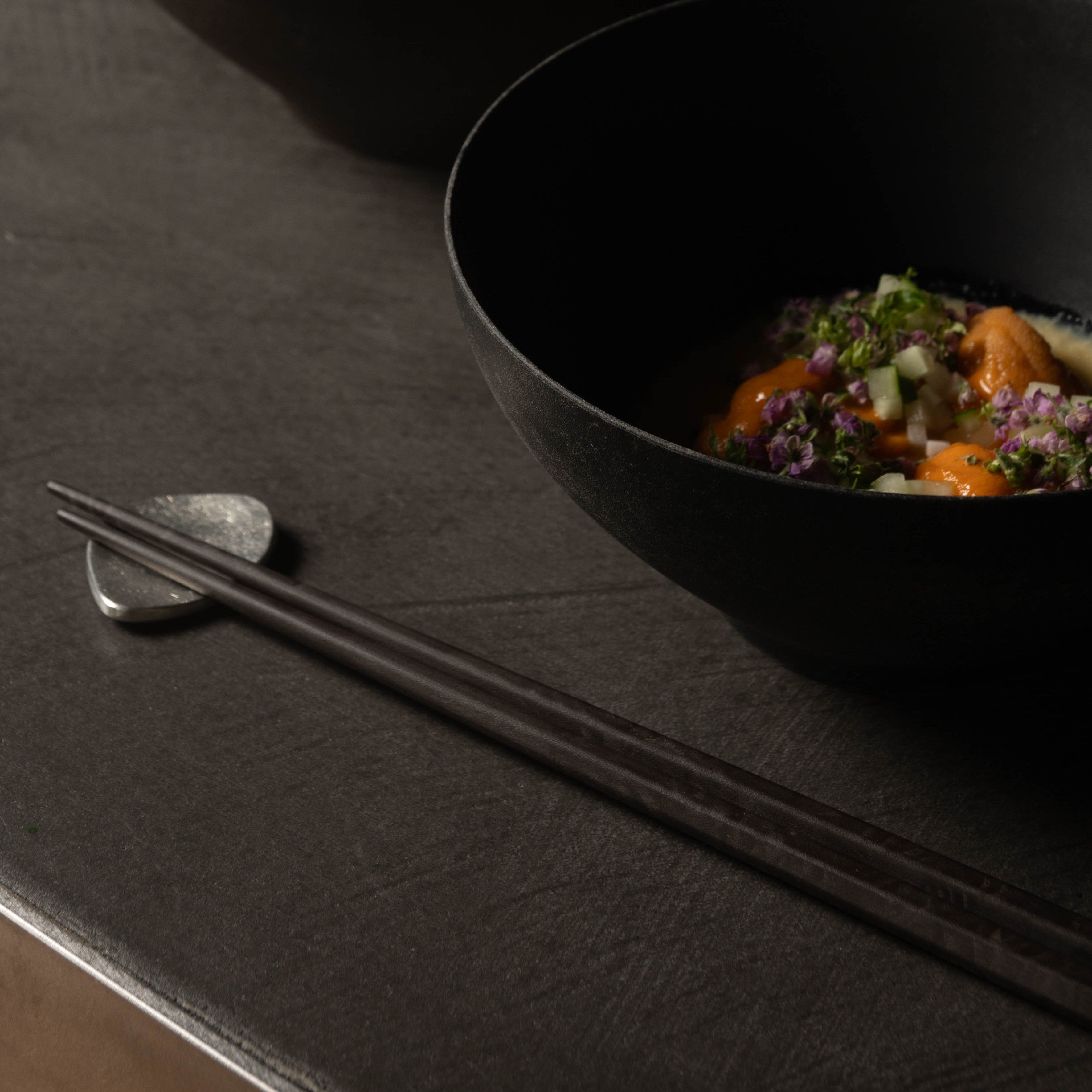CHOPSTICKS DARK BROWN & REST SAKURA 箸・箸置きセット