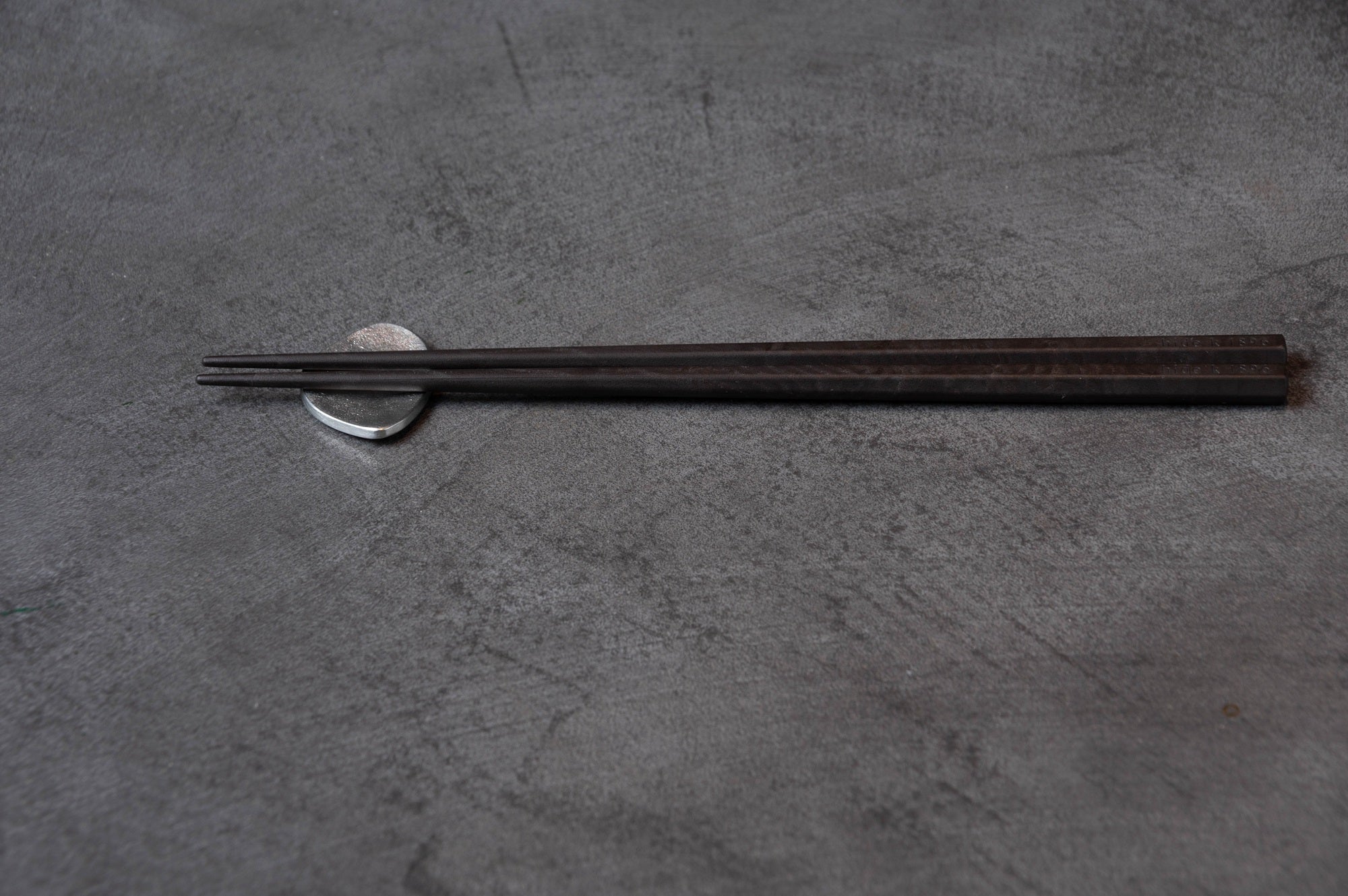 CHOPSTICKS DARK BROWN & REST SAKURA 箸・箸置きセット