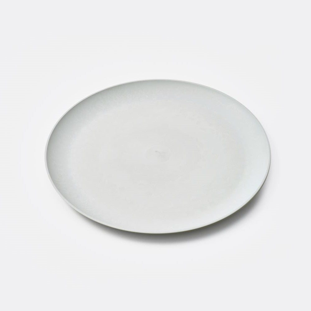Letoa Collection 27cm Plate, Light Gray | Designed by Kengo Kuma