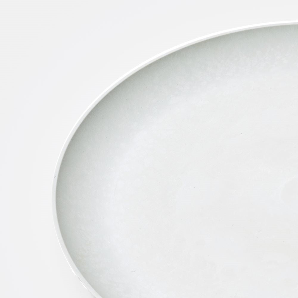 Letoa Collection 27cm Plate, Light Gray | Designed by Kengo Kuma