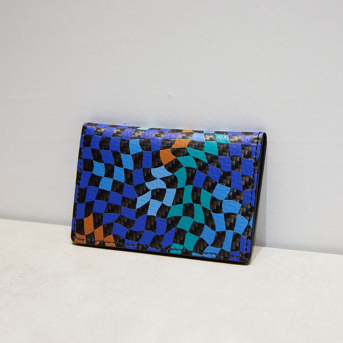 MINIMAL CARD CASE with MIKIO ART tile blue (CARBON FIBER)