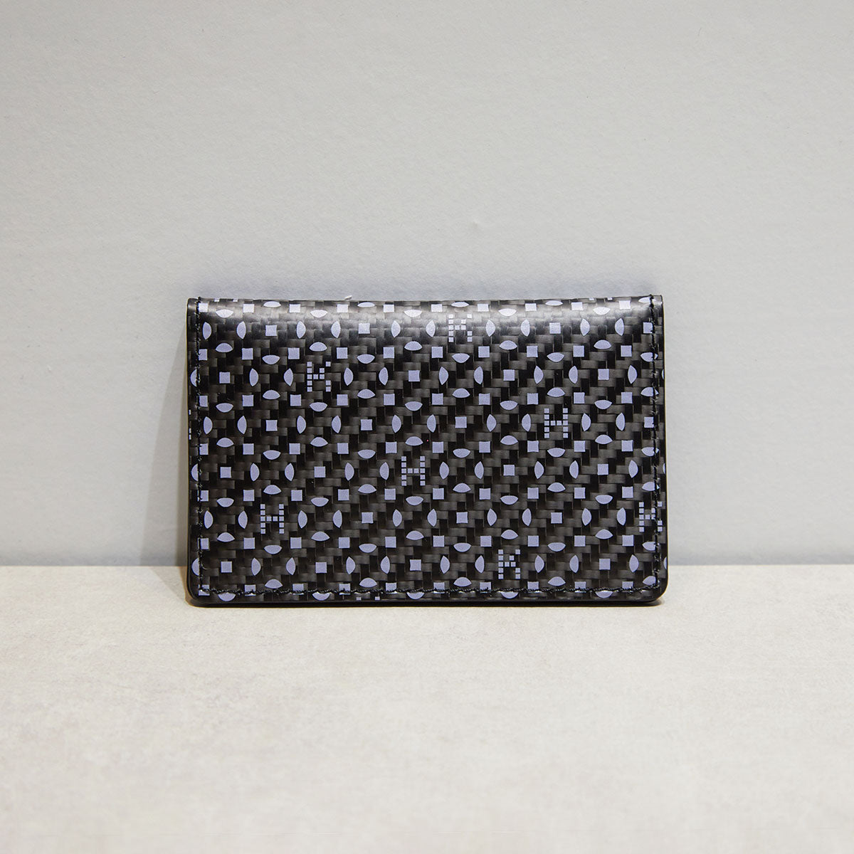 MINIMAL CARD CASE with MIKIO ART logo (CARBON FIBER)