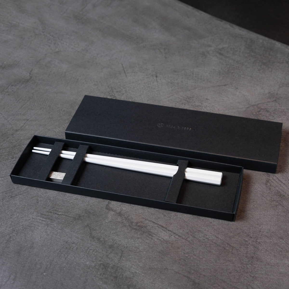 CHOPSTICKS LIGHT GRAY & REST MOKU 箸・箸置きセット