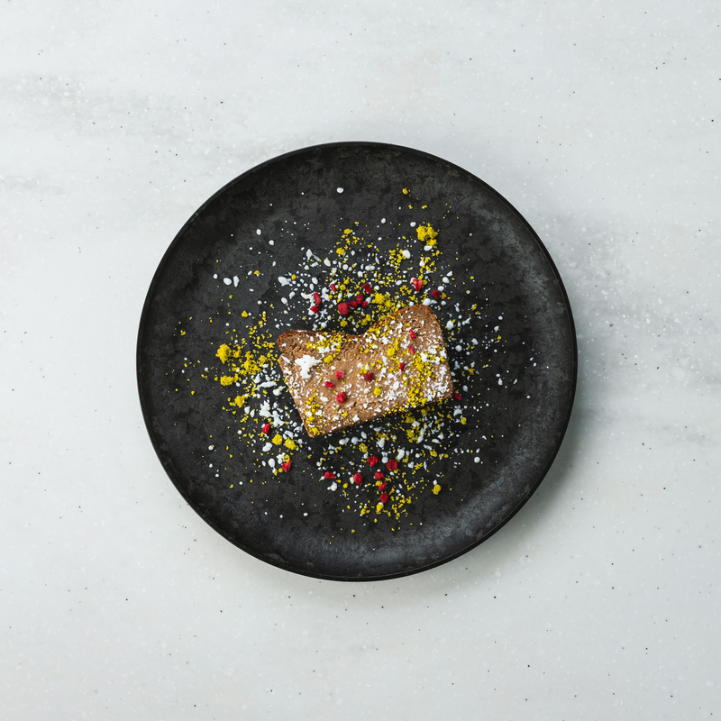 Letoa Collection 21cm Plate, Black | Designed by Kengo Kuma