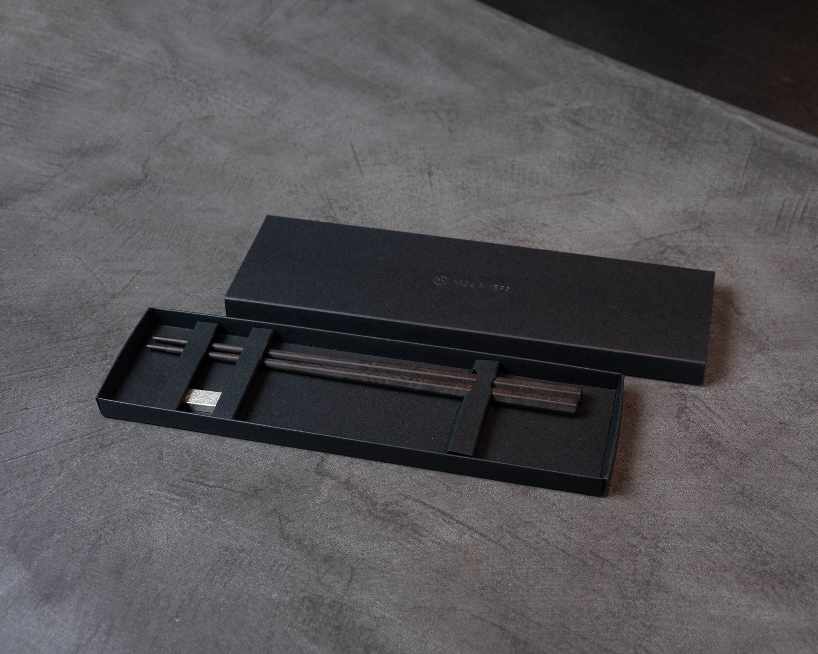 CHOPSTICKS BLACK ＆ REST MOKU  箸・箸置きセット